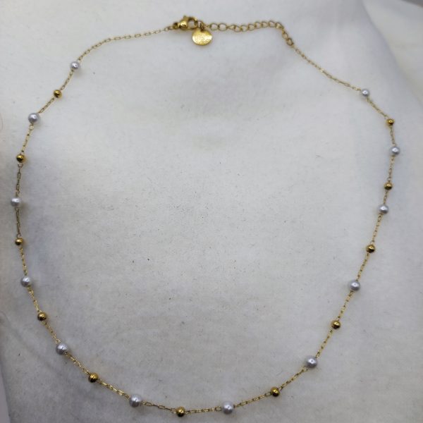 Collier en acier inoxydable avec perles blanches