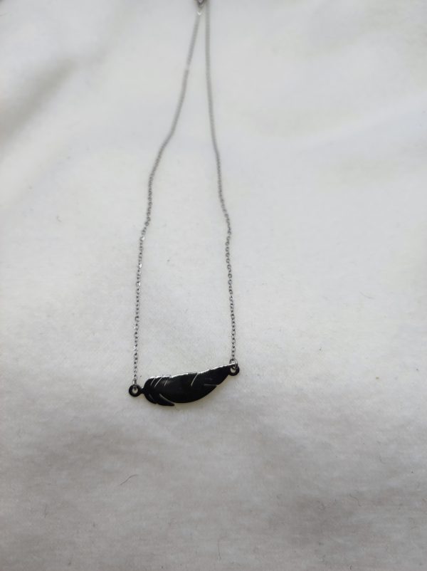 Collier en acier inoxydable en forme de plume