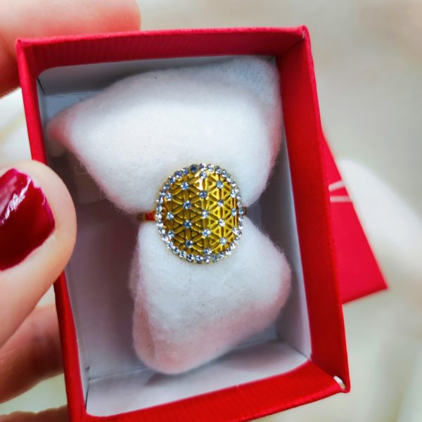 Bague en acier inoxydable avec petits strass brillants
