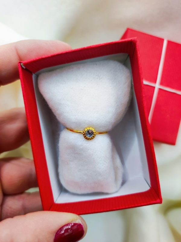 Bague en acier inoxydable doré avec strass