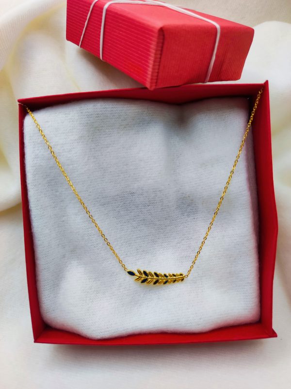 Collier en acier inoxydable en forme de plume bleu