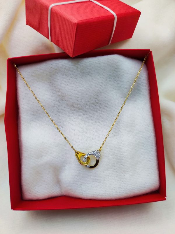 Collier en acier inoxydable en forme de menotte