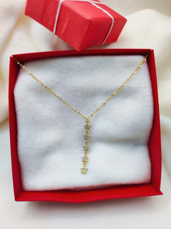 Collier en acier inoxydable doré avec strass